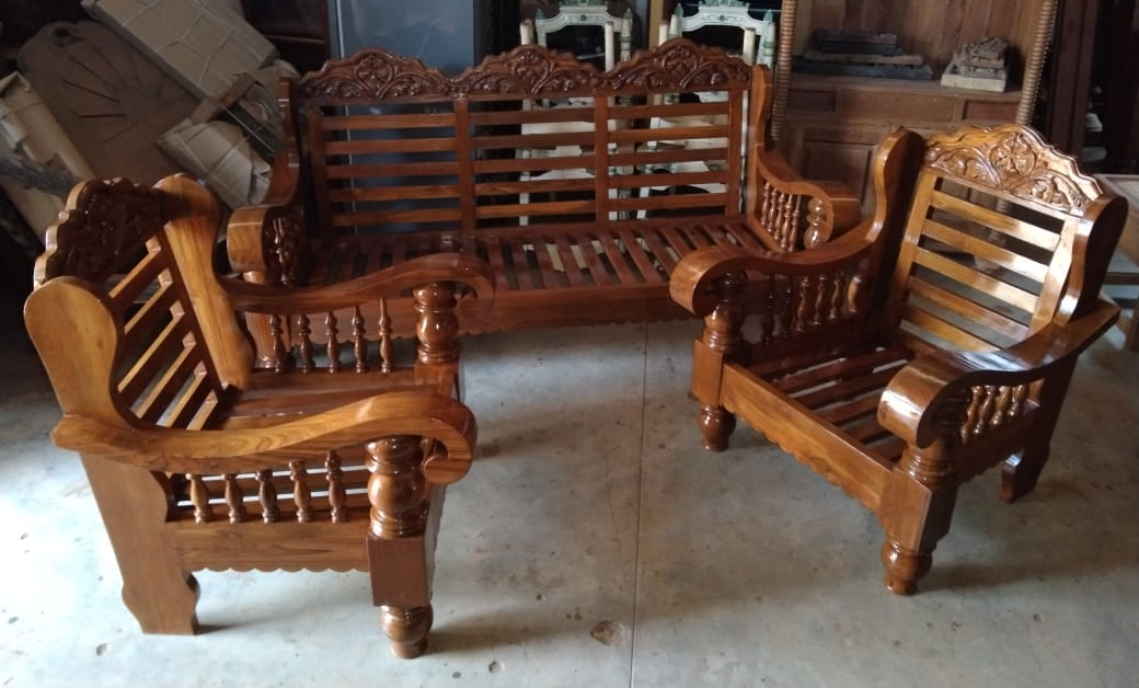 wooden furniture shop in Karaikudi